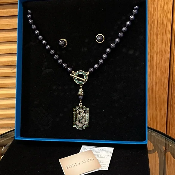Heidi Daus Navy Pearl Locket Necklace & Earrings Set - NWT 💙✨ - Picture 1 of 11